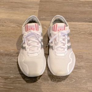 Womens Adidas Swift Run tennis shoe.